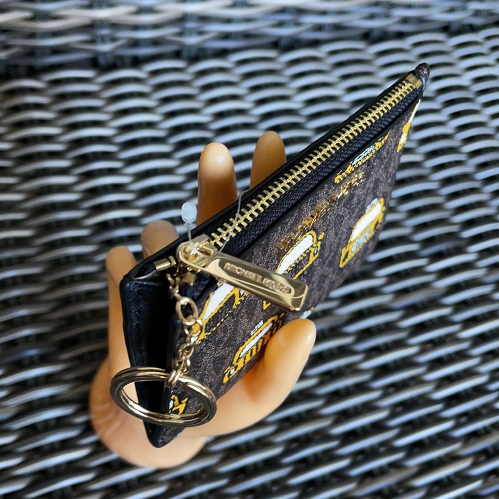 NEW YORK CITY Jet Set Travel Sm TZ Coinpouch - Picture 10 of 16